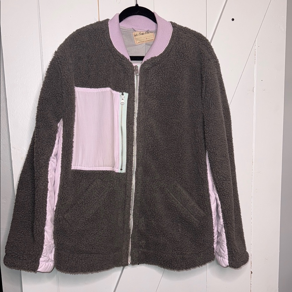 FREE PEOPLE_Cozy Gray Fleece Jacket with Pink Trim